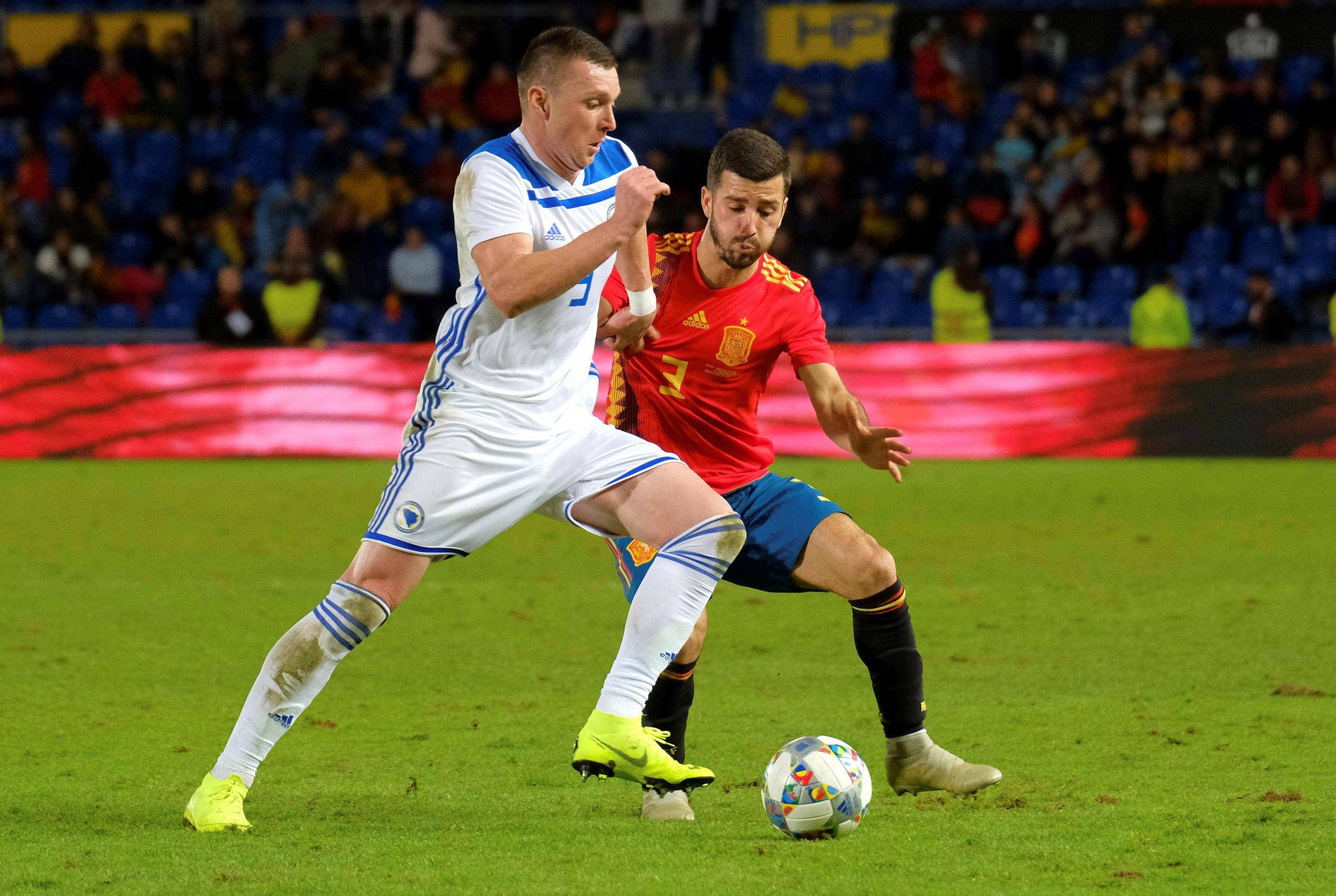 保加利亚球员在客场比赛中表现出色，击败希腊对手的简单介绍